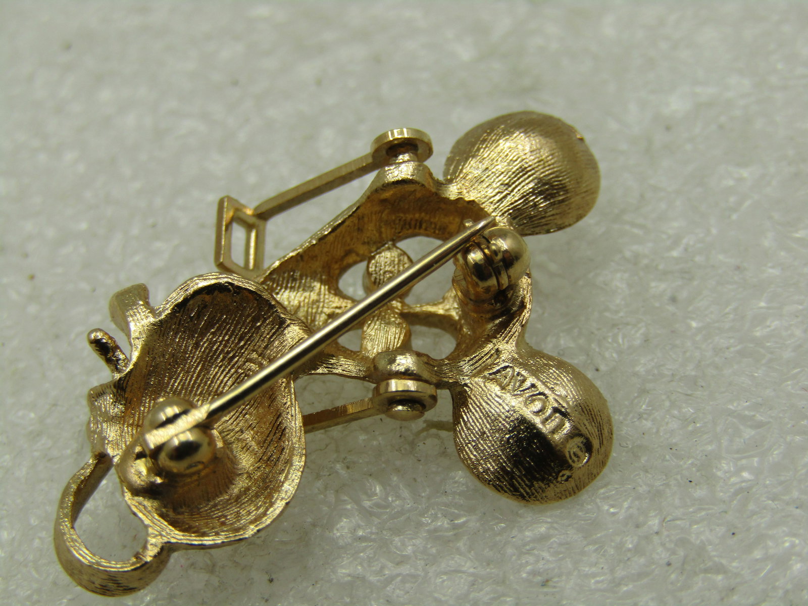 Vintage Mouse Wearing Movable Eyeglasses Brooch, Avon, 1960's-1970's - 5