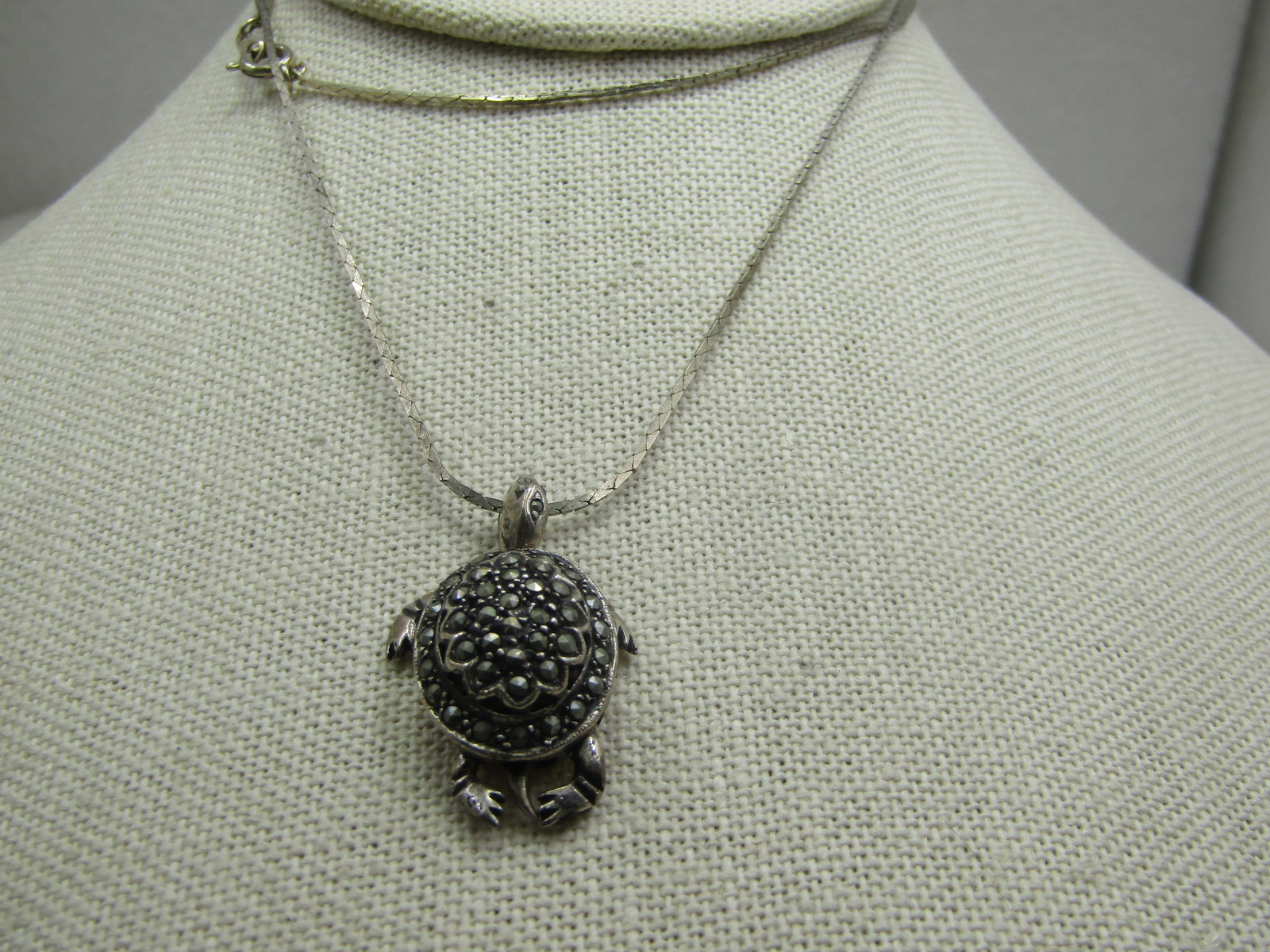 Vintage Sterling Articulated Marcasite Turtle Pendant on 24" Chain (1 of 8)
