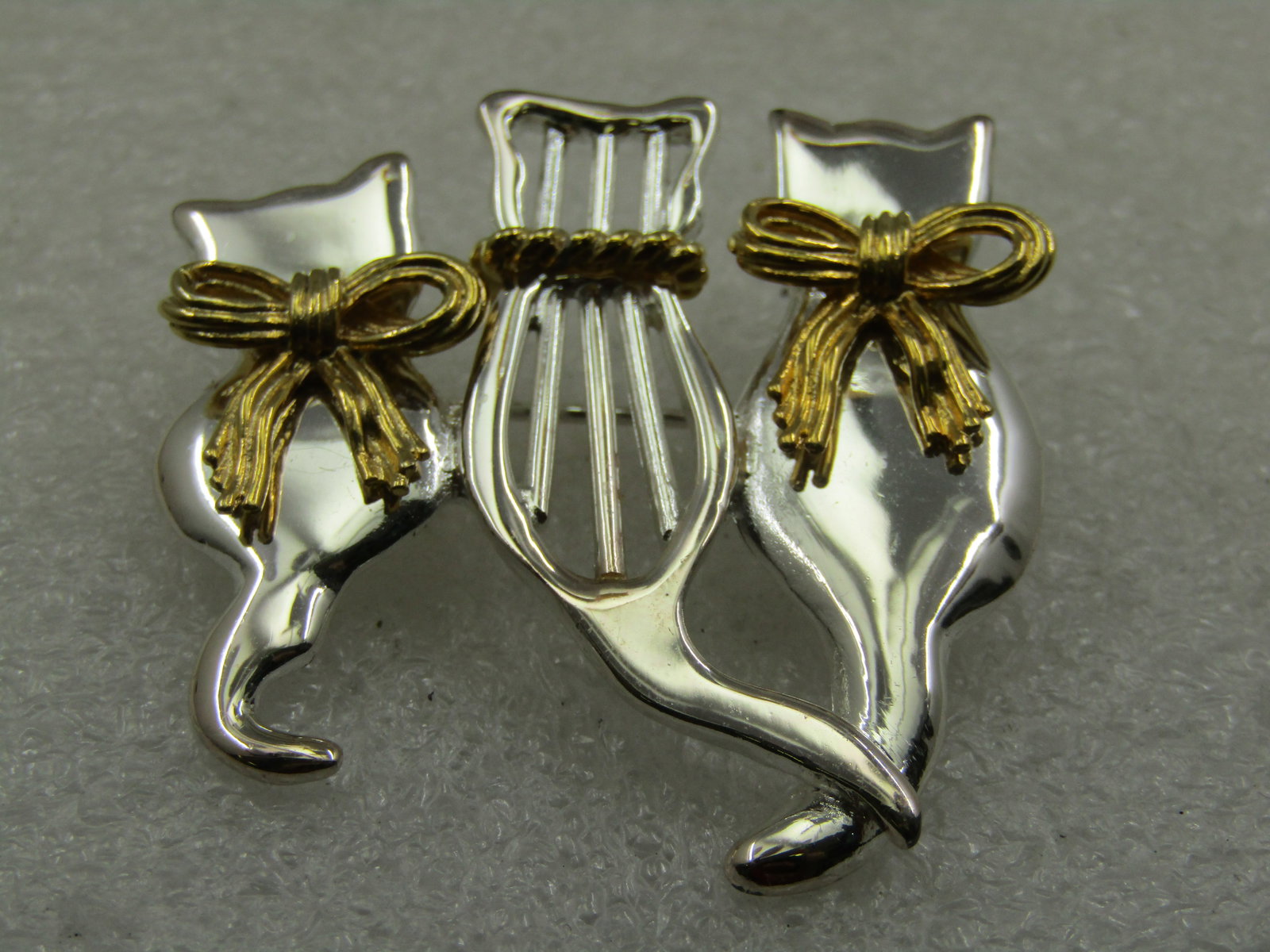 Vintage Two-Tone Three Cats Brooch, 1.75" - 4