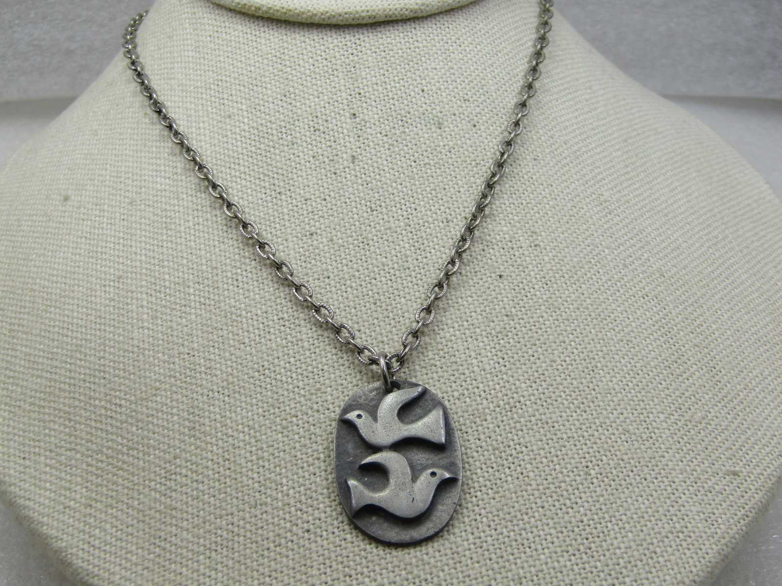 Vintage Pewter Double Dove Necklace, 18" - 3