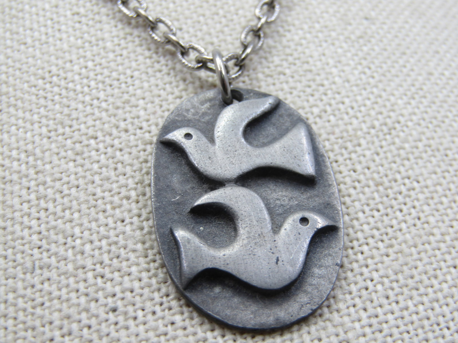 Vintage Pewter Double Dove Necklace, 18" - 4