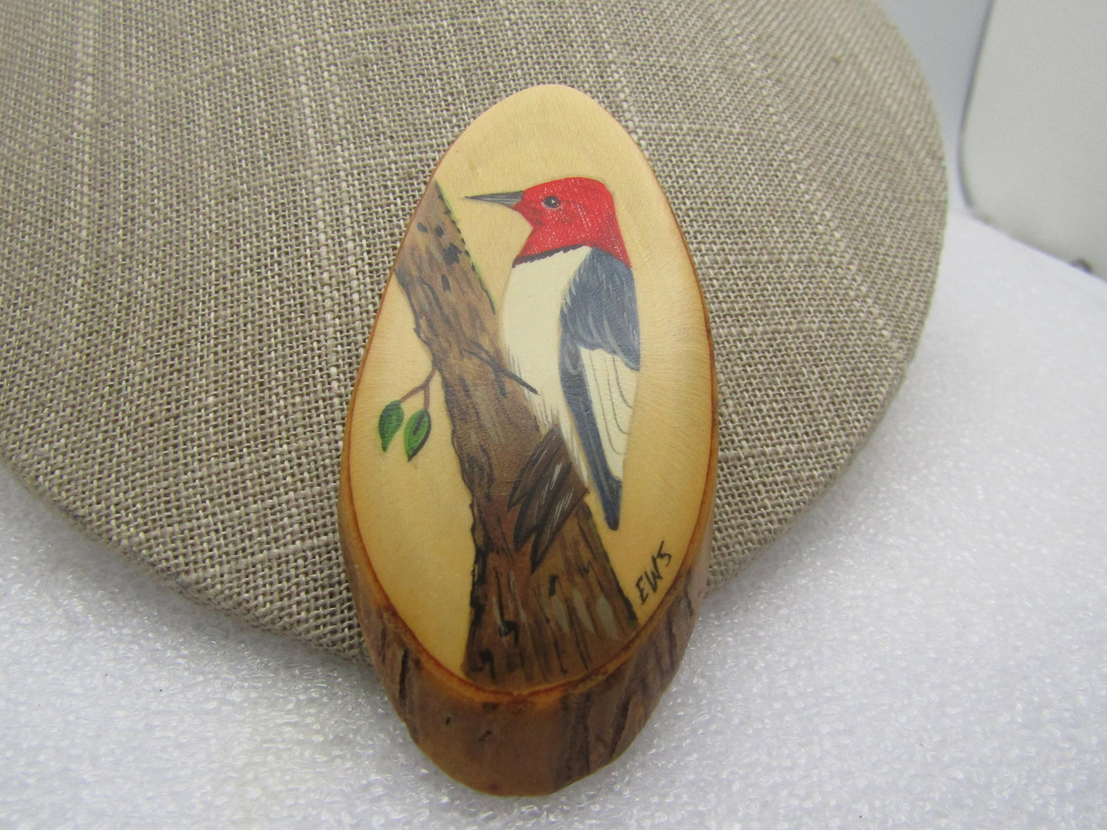 Vintage Painted Woodpecker on Wood Brooch, Handmade, Signerd E.W. Scheel: Vintage Painted Woodpecker on Wood Brooch, Handmade, Signerd E.W. Scheel. this is appx. 3" tall and 1/2 wide. It is appx 7mm thicks. It is painted onto a slice of a limb in natural finish on the