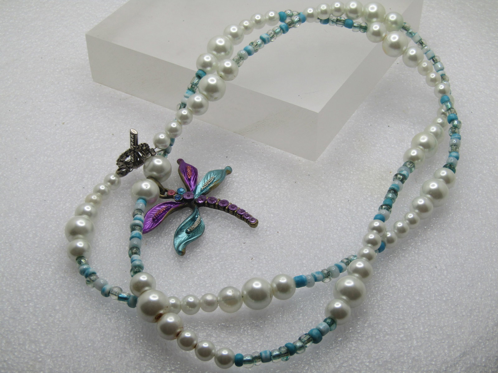 Vintage Rhinestone Dragonfly Faux Pearl Necklace, Aqua Glass Beads, 32" Toggle, 1980's-1990's - 7