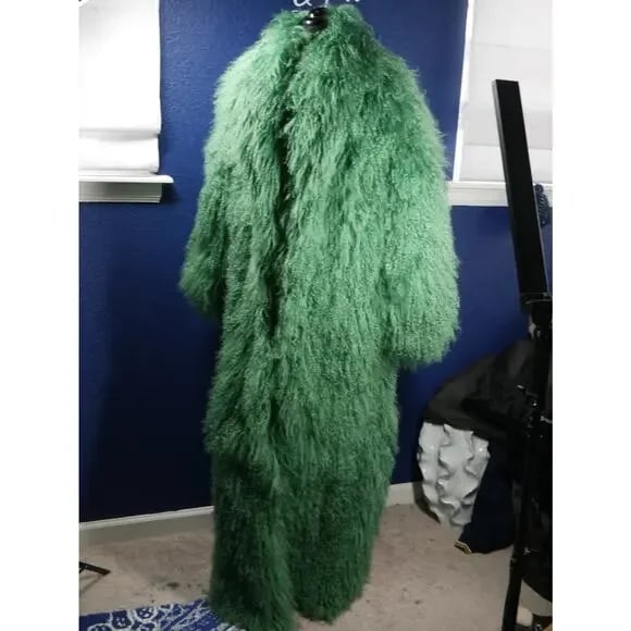 Amazing X-LONG TALL Unisex Green Mongolian Tibetan Lamb Fur Coat XL: Here is an amazing, Mongolian Lamb fur coat, it is extra long, Tall in the length... Unisex style. I had to raise my mannequin up to the tallest & it still hits the floor... It's m favorite color