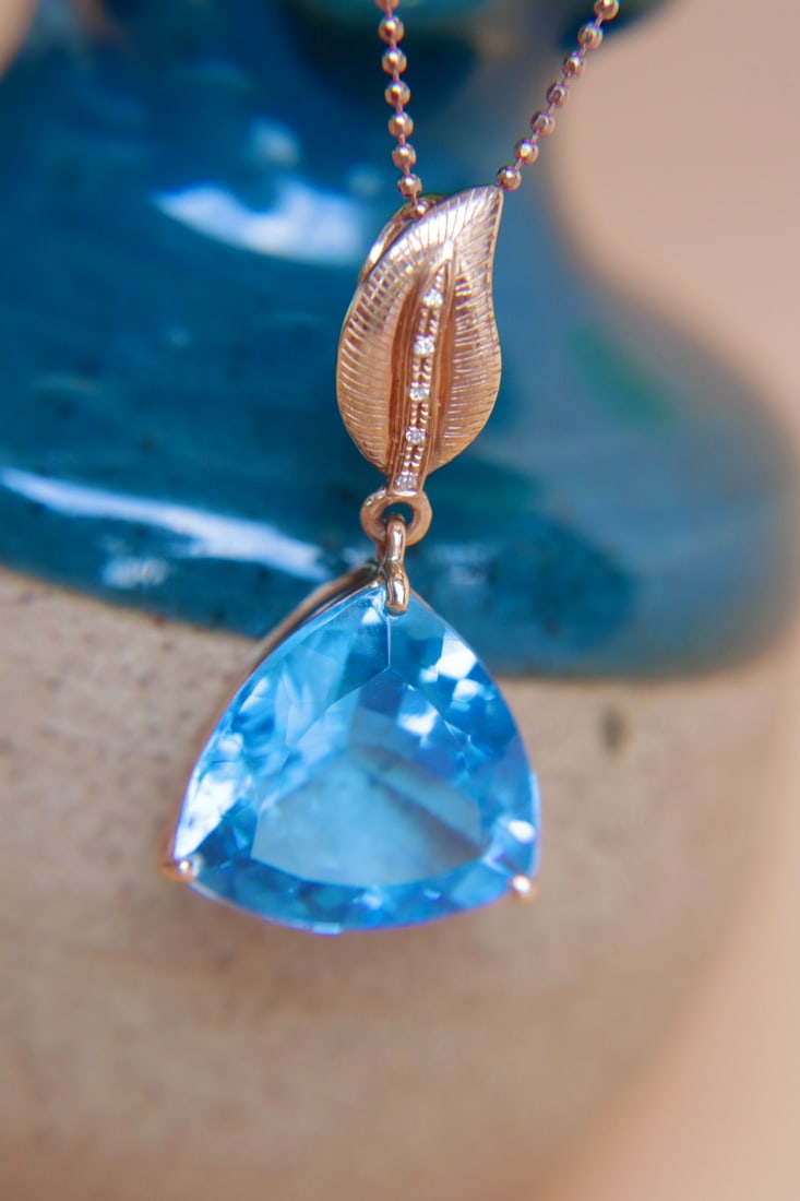 18K Gold Topaz Pendant - 5