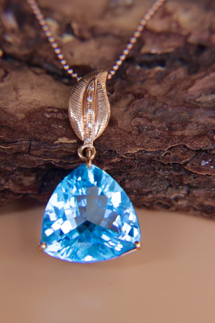 18K Gold Topaz Pendant - 7