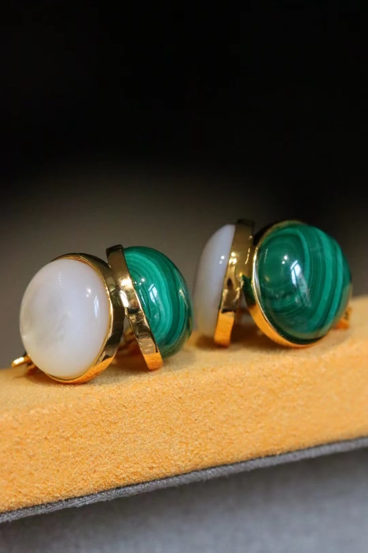 Silver-plated natural white shell and peacock stone stud earrings - 9