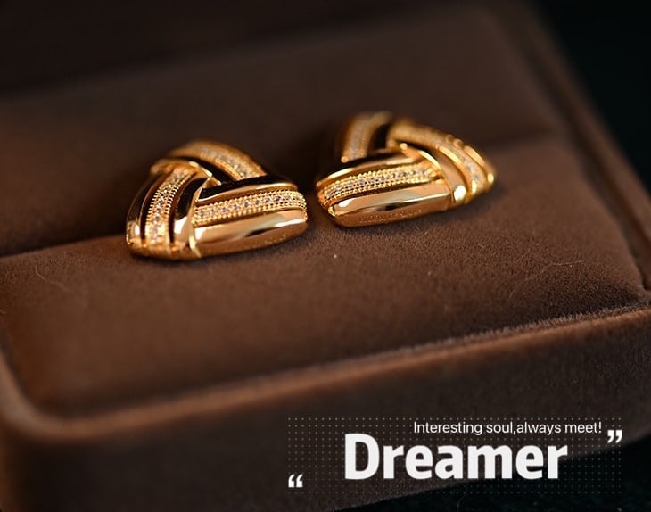 18K Gold Diamond Triangle Stud Earrings - 7