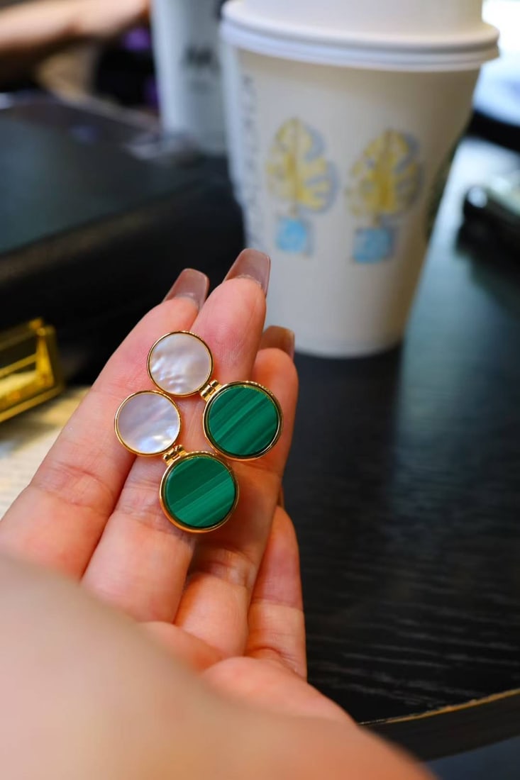 White mother-of-pearl earrings - 2