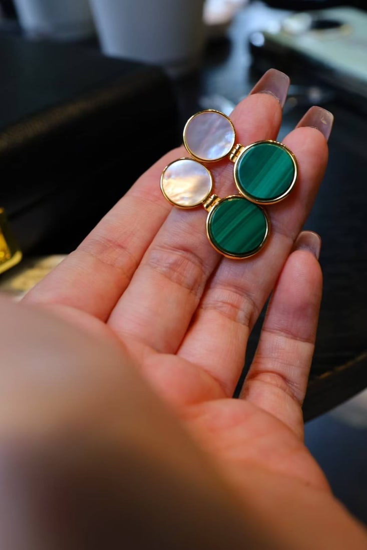 White mother-of-pearl earrings - 3