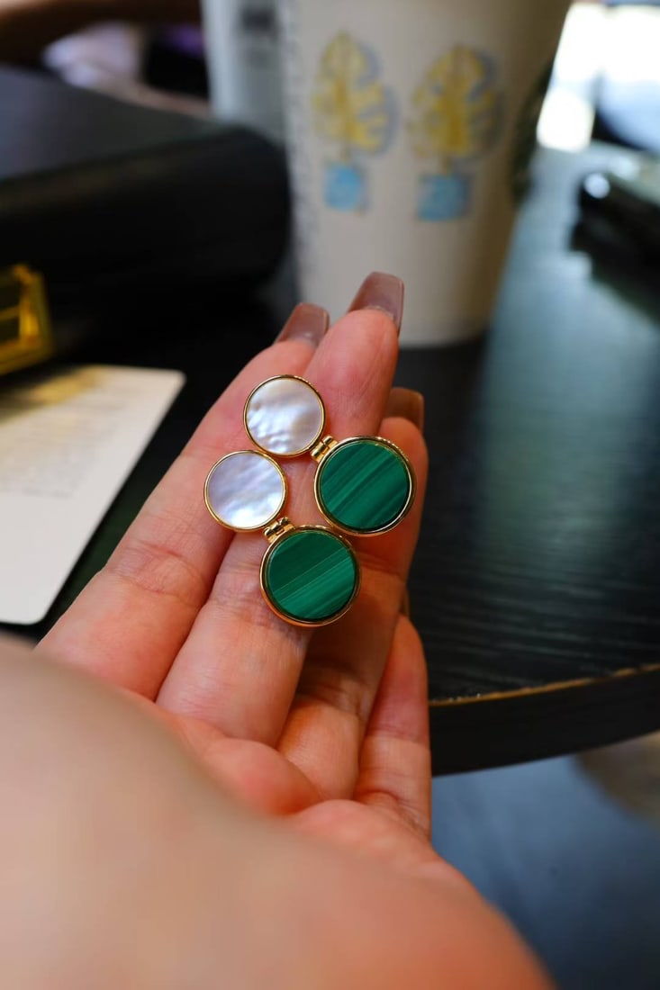 White mother-of-pearl earrings - 4