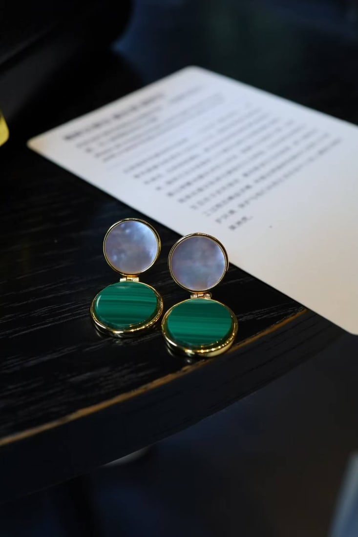 White mother-of-pearl earrings - 5