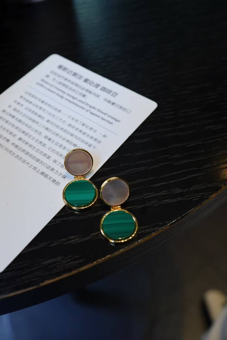 White mother-of-pearl earrings - 7