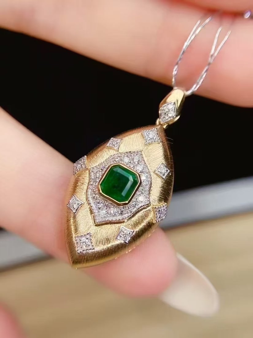 18K gold emerald pendant - 2