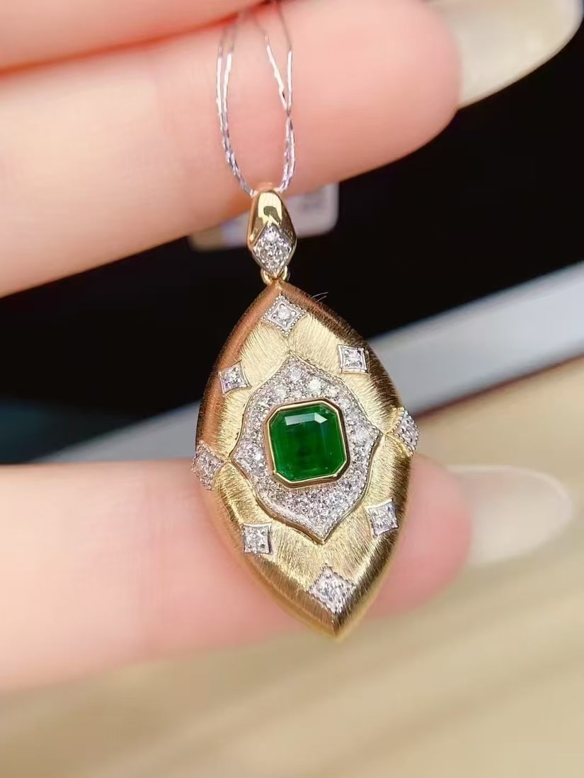 18K gold emerald pendant - 3