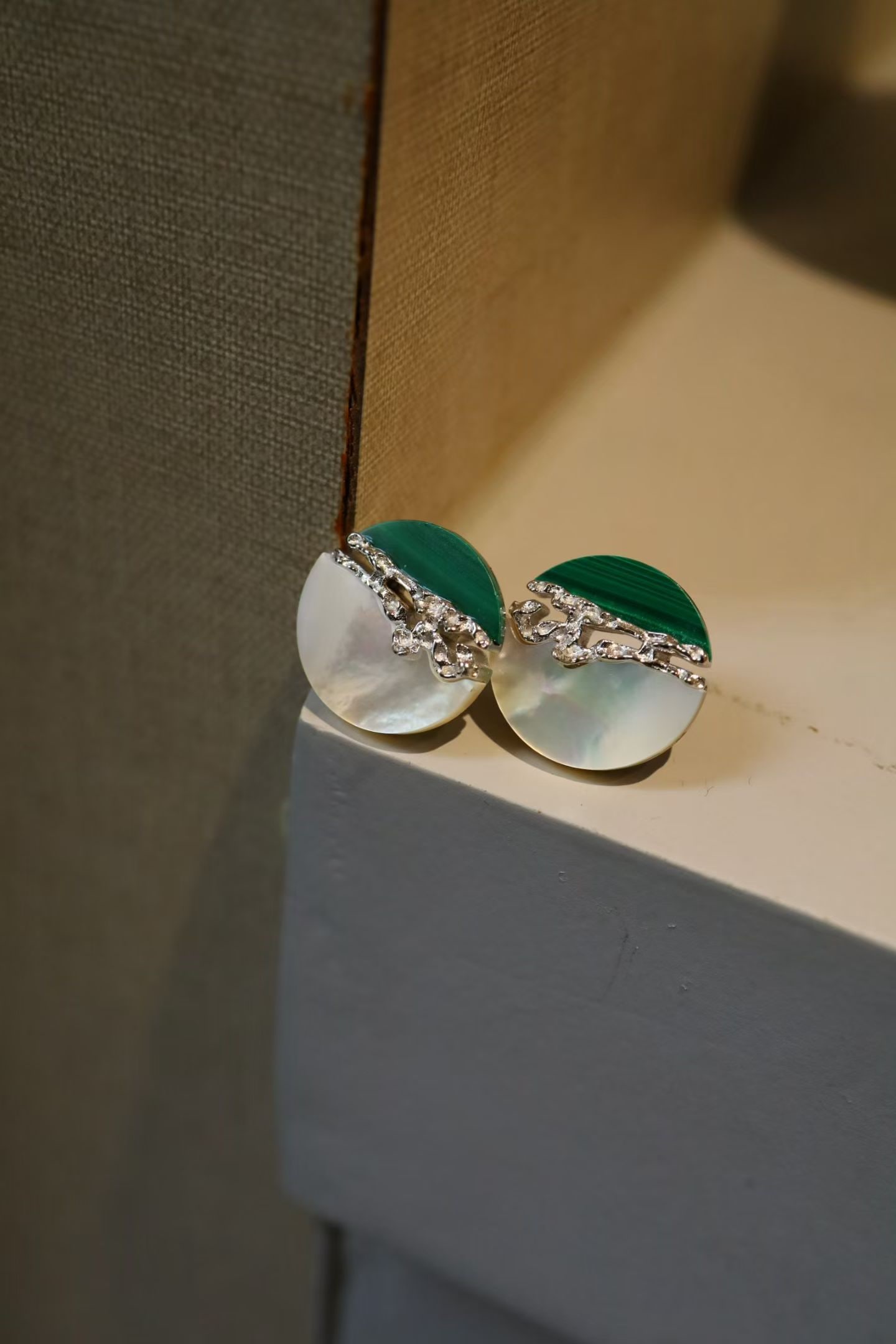 White mother of pearl peacock stone earrings: Title: White mother of pearl peacock stone earrings Description: This earring cleverly combines white mother-of-pearl and peacock stone, presenting a fresh and elegant charm. The pure luster of the wh