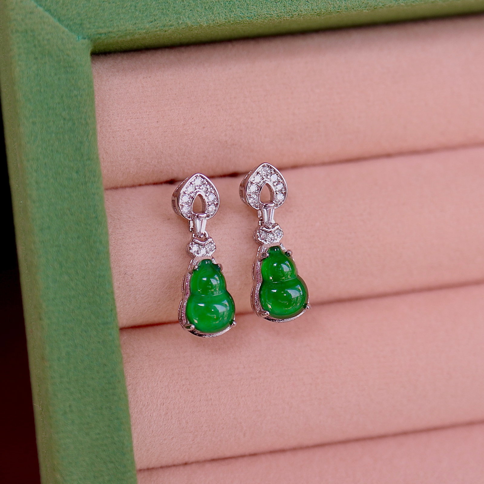 Jade gourd earrings - 2