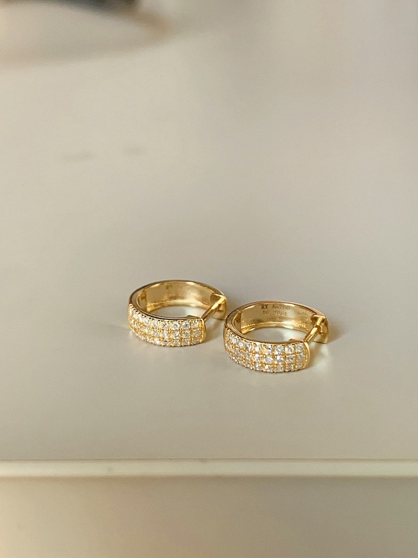 18K gold natural diamond stud earrings - 2