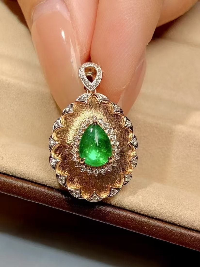 18K gold emerald pendant - 3