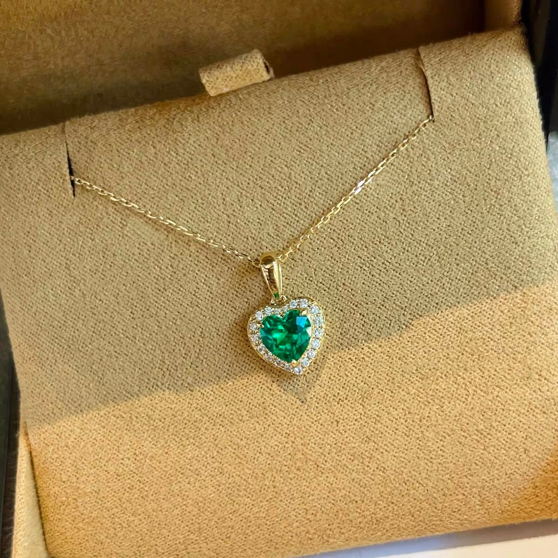 18K gold emerald pendant - 4