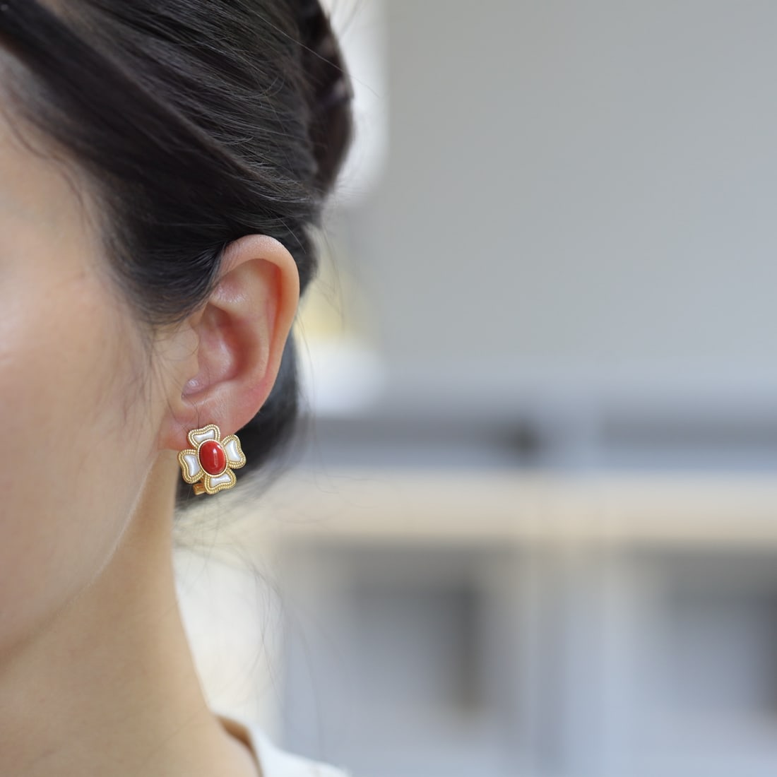 S925 silver plated red coral clover earrings - 3