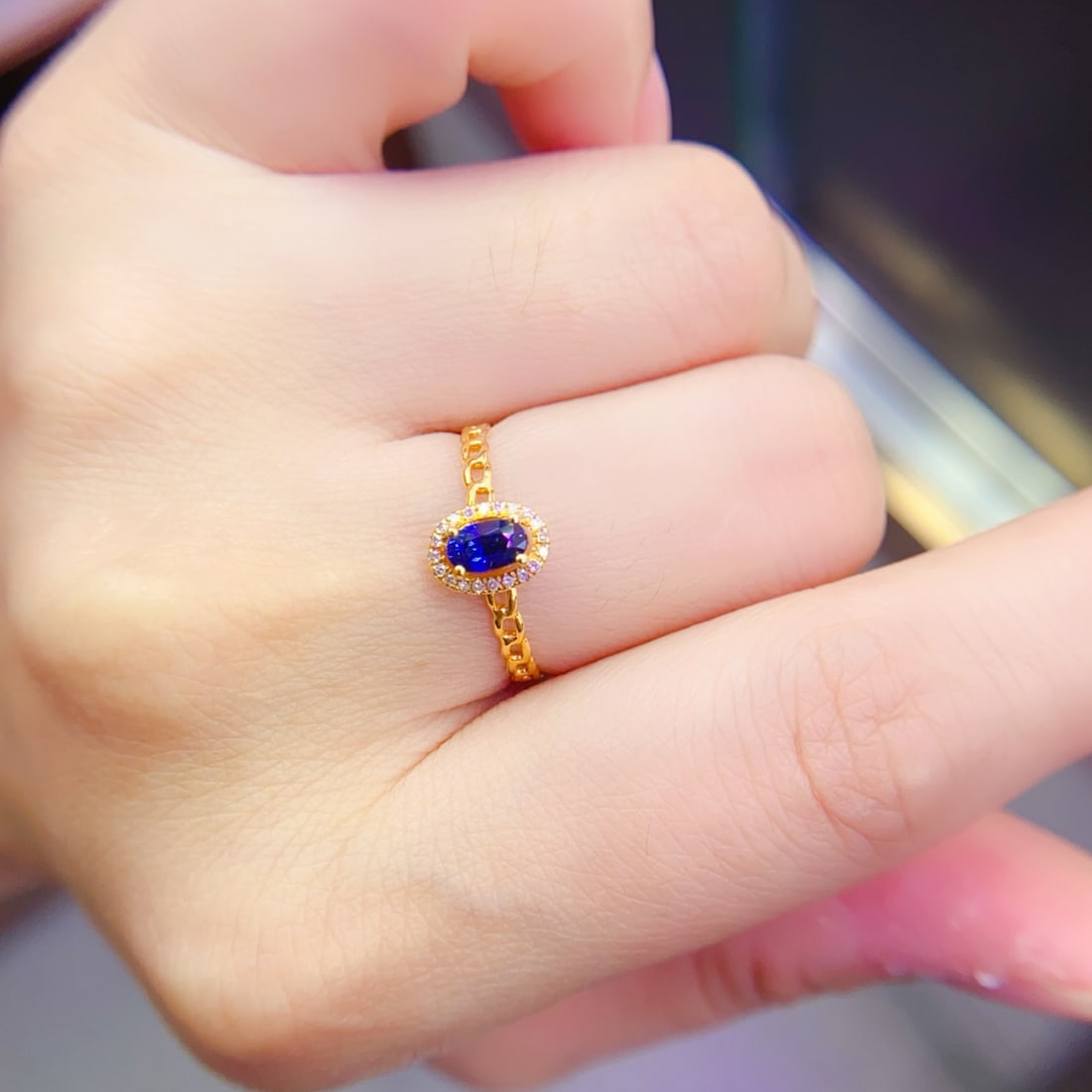18K gold diamond-set sapphire ring - 6