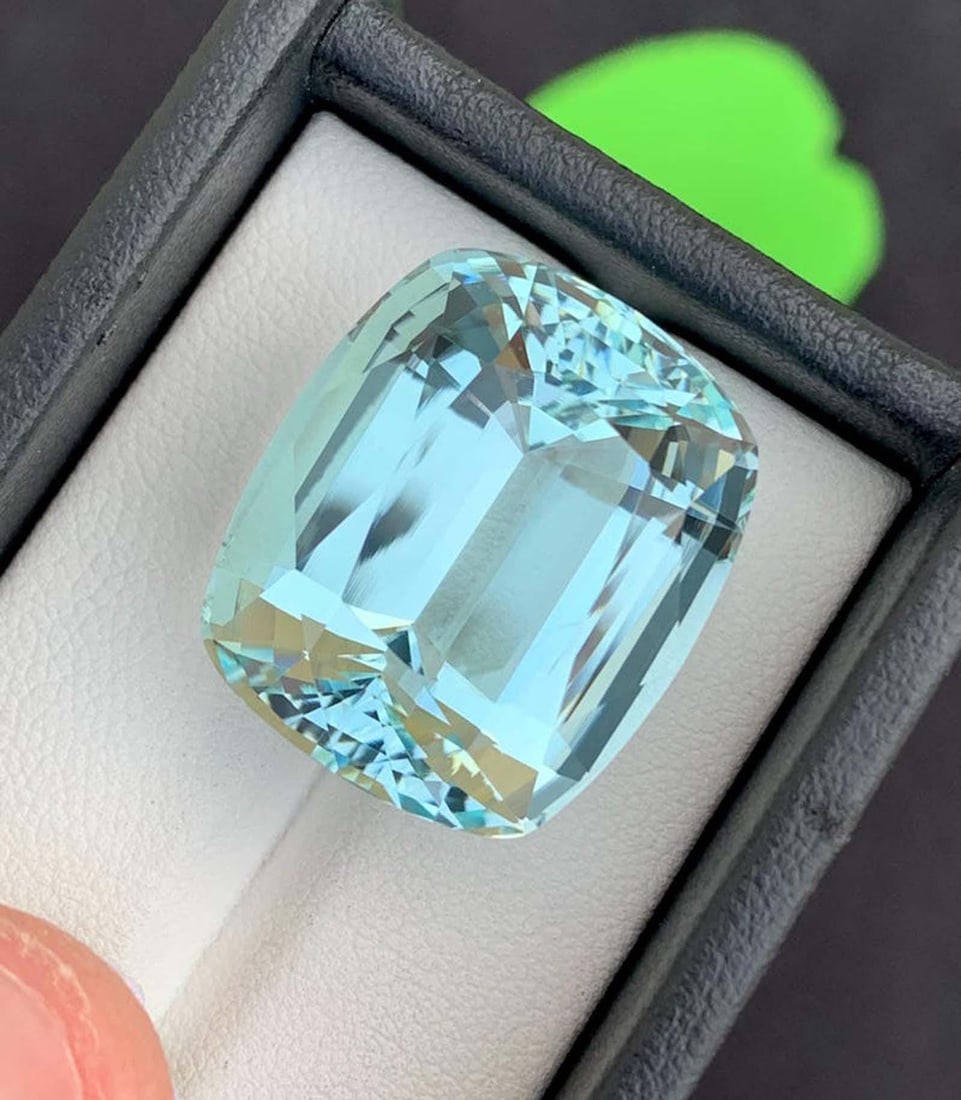 Natural Aquamarine Gemstone: 40.115 Carat Cushion Cut, Pakistan Origin - 5