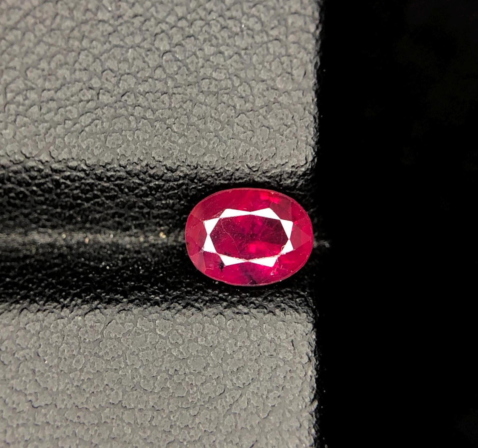 Vivid Red Ruby Gemstone: 1 Carat Oval Mozambique Ruby - 4