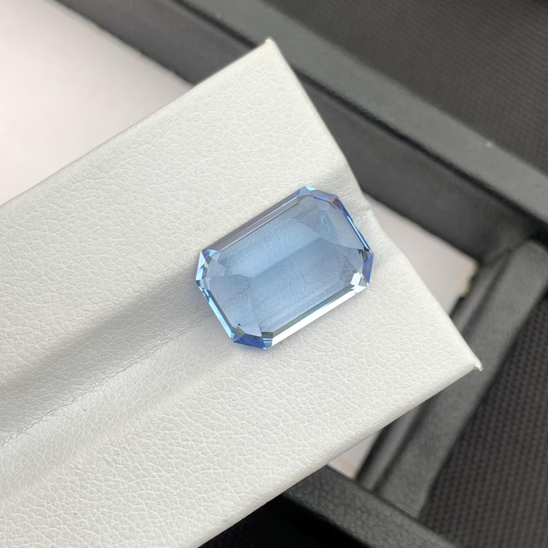 Santa Maria Blue Aquamarine Gemstone: Emerald Cut, 5.95 Carat - 9