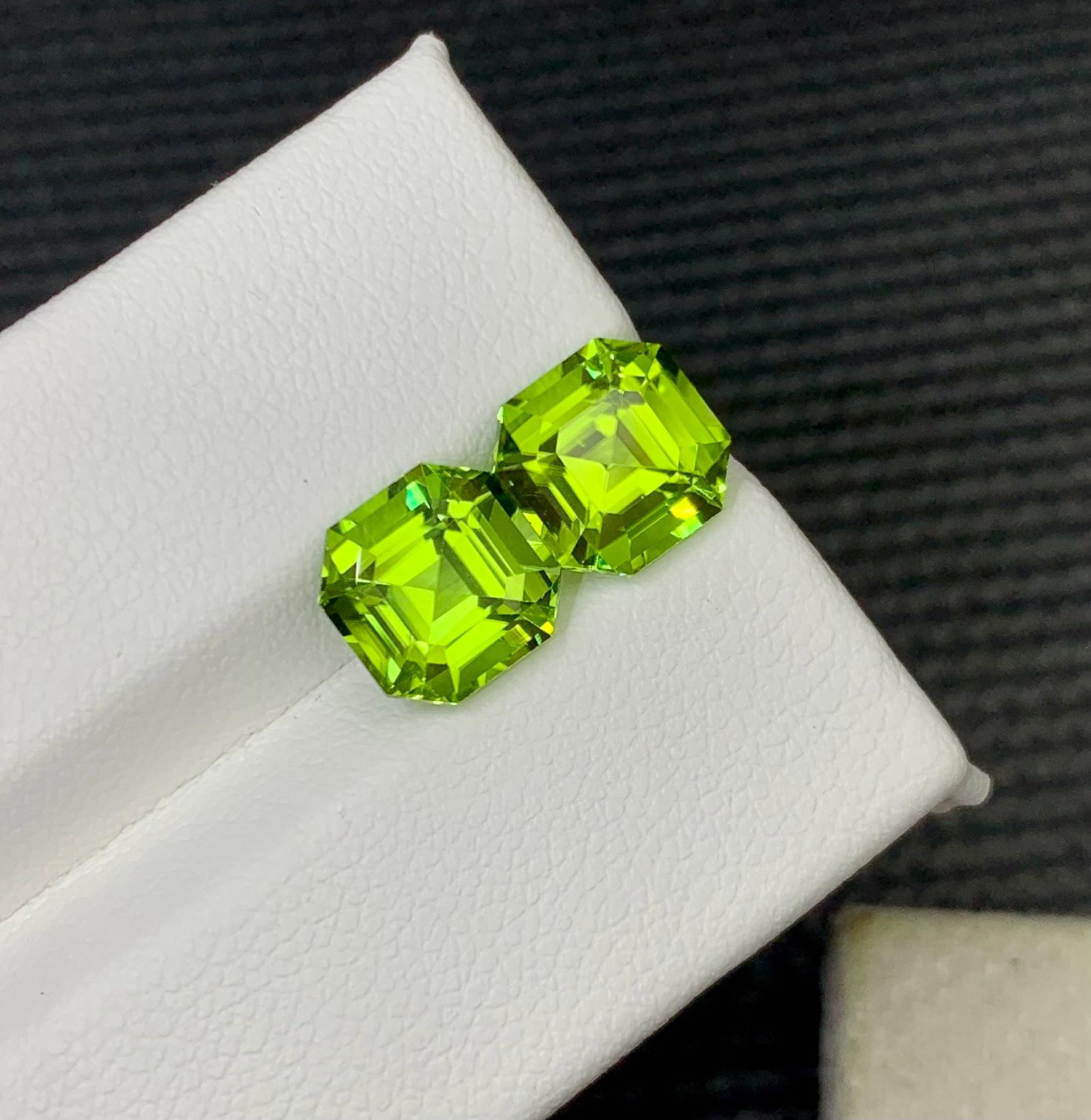 Earrings Size Green Peridot Calibrated Pair Gemstone - 4.990 Carat - 2