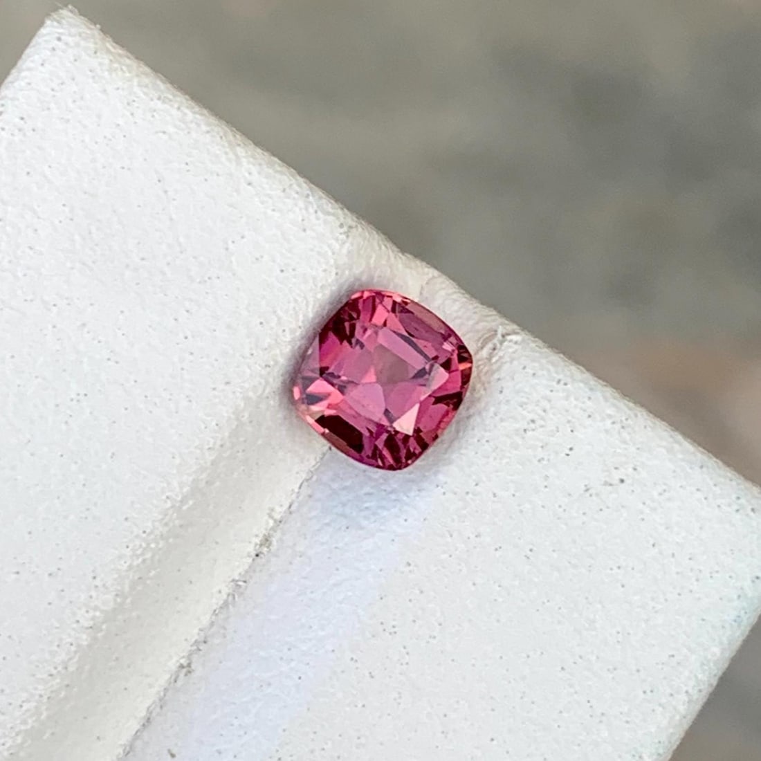 Hot Pink Tourmaline Gemstone Cushion Cut Jewellry Making - 0.970 Carat: Title:Hot Pink Tourmaline Gemstone Cushion Cut Jewellry Making - 0.970 Carat Description:Materials: Gemstone: Tourmaline Carat weight: 0.970 Gemology: • Weight : 0.970 carat • Dimension :