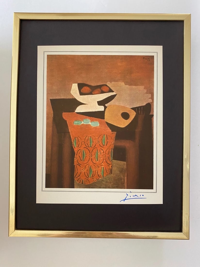 PABLO PICASSO | Vintage 1940 Signed Print | Ltd. Ed | Framed: Up for Auction this Beautiful and Scarce Vintage 1940 Lithographic Print After PABLO PICASSO Facsimile Signed in Ink Art Print is about 9 X 8 in. This piece is mounted on a 11 x 14 in. black acid
