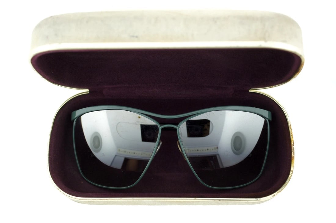 STELLA MCCARTNEY MADE IN ITALY AUTHENTIC GLASSES SHADES SUNGLASSES CASE GREEN (1 of 8)