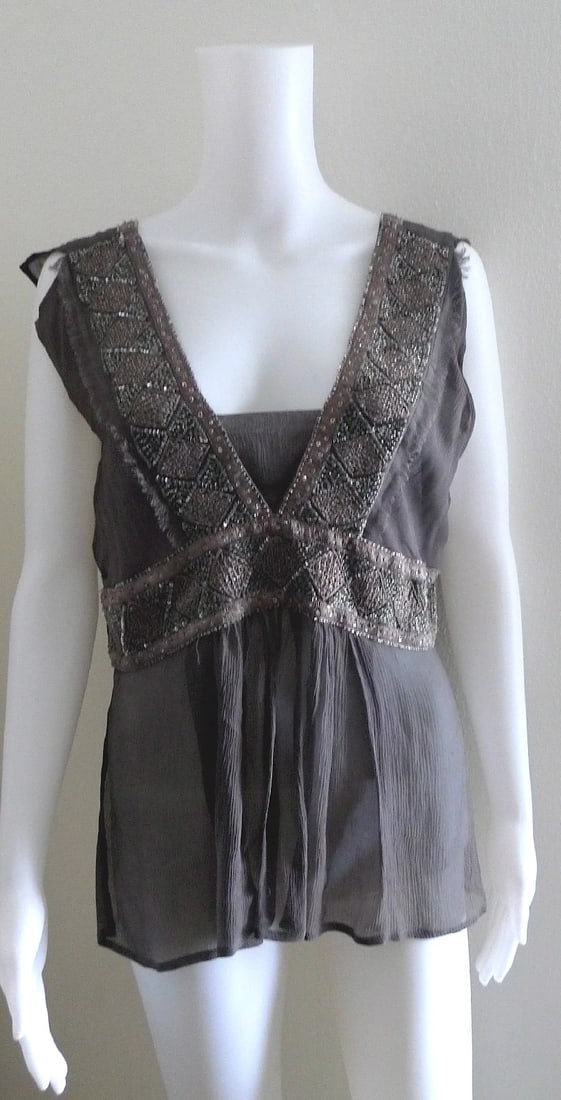 KAREN MILLEN ENGLAND SIZE 6 BLOUSE TOP TANK 100% SILK BEADS DRESSY SEE THROUGH: Title: KAREN MILLEN ENGLAND SIZE 6 BLOUSE TOP TANK 100% SILK BEADS DRESSY SEE THROUGHProvenance/Additional Info: Fine Jewelry, Arts & Antiques Purveyors and Purchasers of Antique and Estate