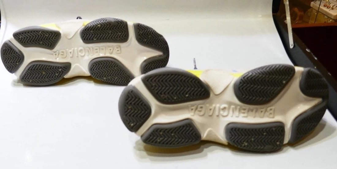 BALENCIAGA Triple S Size 38 Sneakers , Brand New - 4