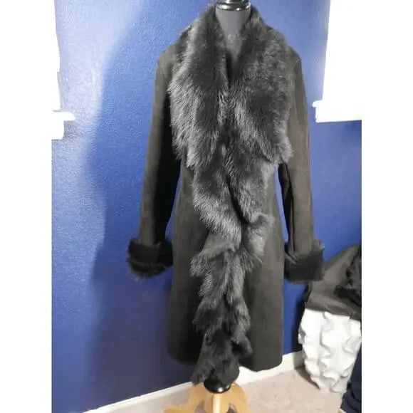 Stunning Black Ruffle Shearling Fur Coat Jacket (1 of 5)