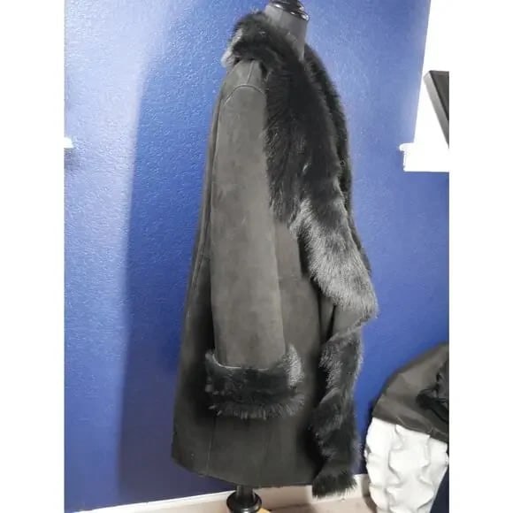 Stunning Black Ruffle Shearling Fur Coat Jacket - 4