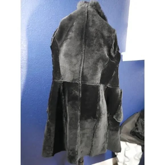 Stunning Black Ruffle Shearling Fur Coat Jacket - 5