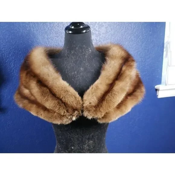 Stunning Russian Sable Fur Stole wrap scarf cape for Coat Jacket: Here is a stunning Russian Sable Fur stole. It is in excellent condition, no damage at all. Fur is buttery soft, supple & fluffy. It has a hook & eye closure & No Monogram No size, please go by the