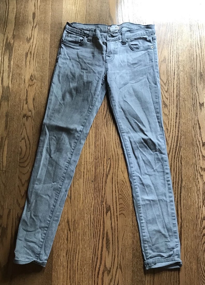 BDG Gray Skinny Jeans Size 29: Title: BDG Gray Skinny Jeans Size 29 Provenance/Additional Info: DK The waist measurement is 30 inches. The length is 40 inches. If you are unsatisfied with the piece, please call us within 3 days to