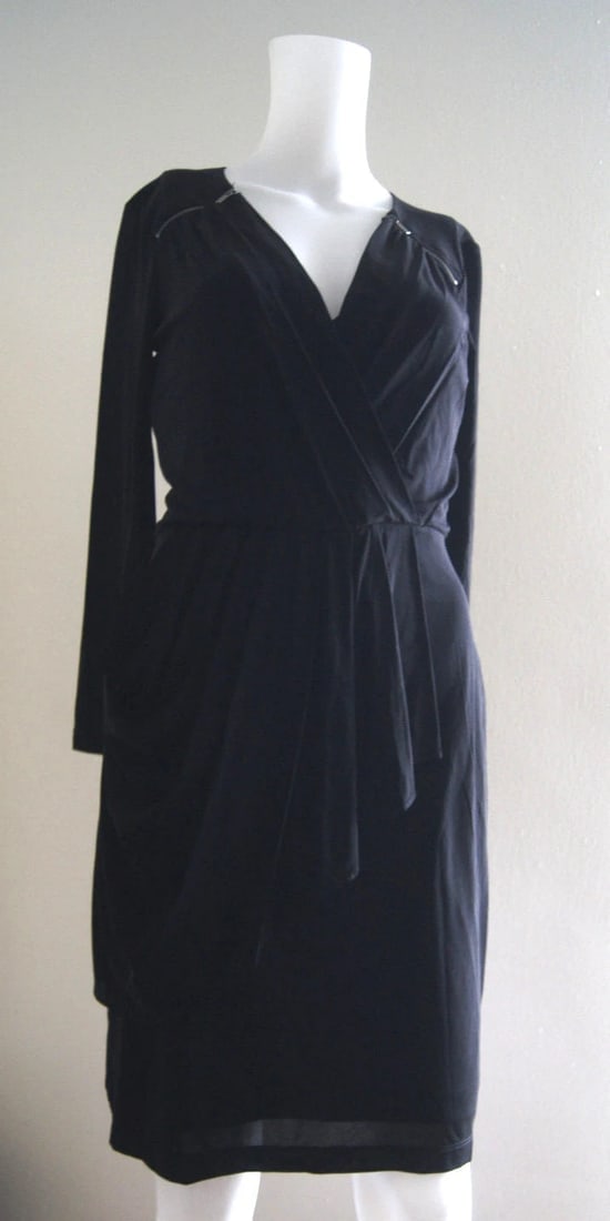 BCBG LITTLE BLACK DRESS SIZE S $268.00 "MYRNA" WITH TAG: Title: BCBG LITTLE BLACK DRESS SIZE S $268.00 "MYRNA" WITH TAGProvenance/Additional Info: Fine Jewelry, Arts & Antiques Purveyors and Purchasers of Antique and Estate PiecesNH5 AUTHENTIC