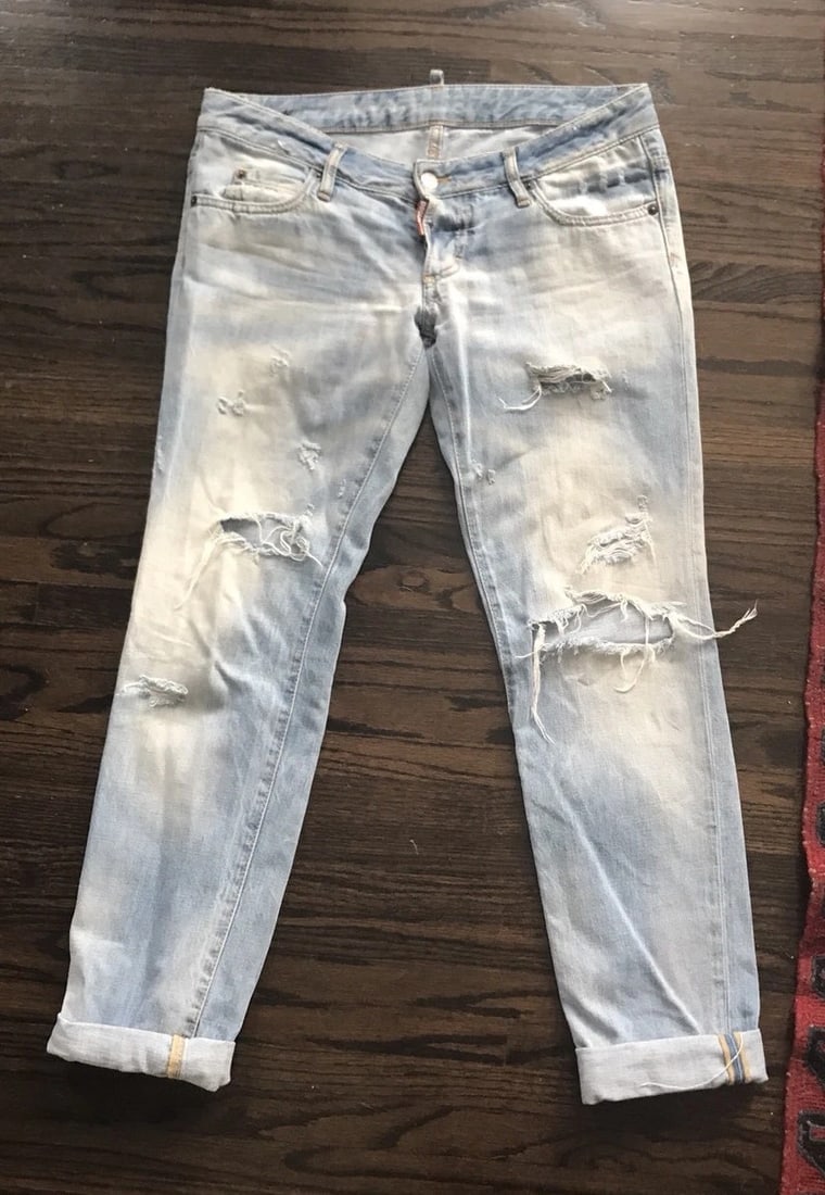Cool Dsquared2 Light Blue Jeans Size 42: Title: Cool Dsquared2 Light Blue Jeans Size 42 Provenance/Additional Info: DK If you are unsatisfied with the piece, please call us within 3 days to discuss options. PayPal and credit card payment thr