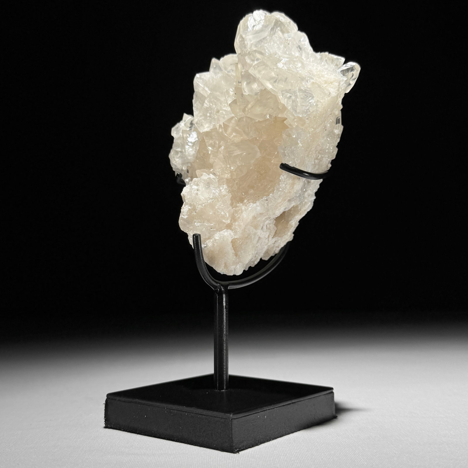 Wonderful set of an onyx sphere and a crystal cube cluster with stands - 9