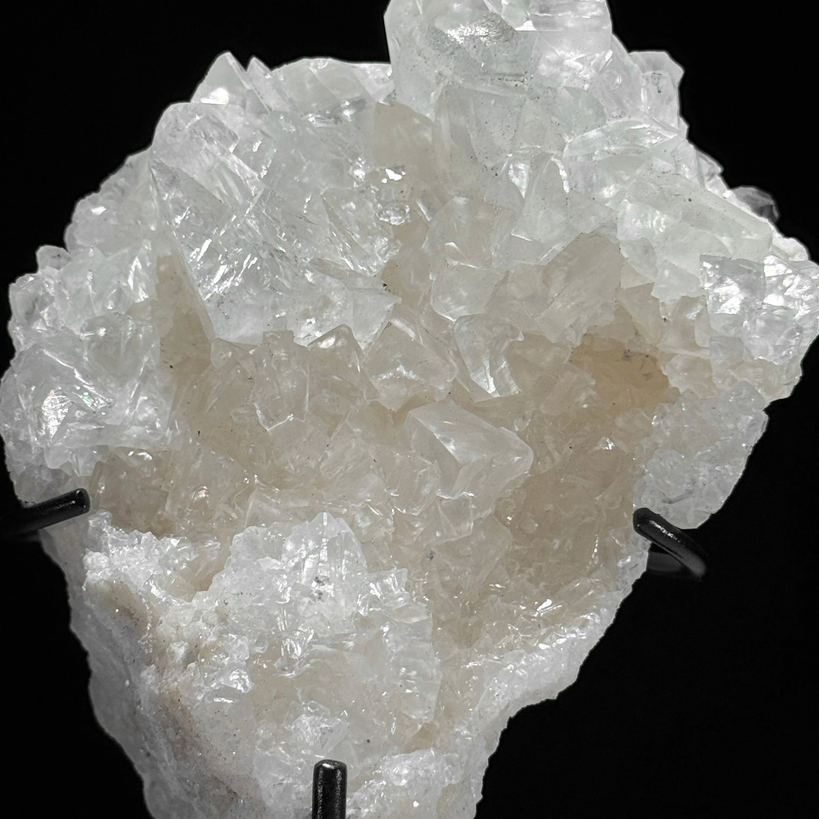 Wonderful set of an onyx sphere and a crystal cube cluster with stands - 6