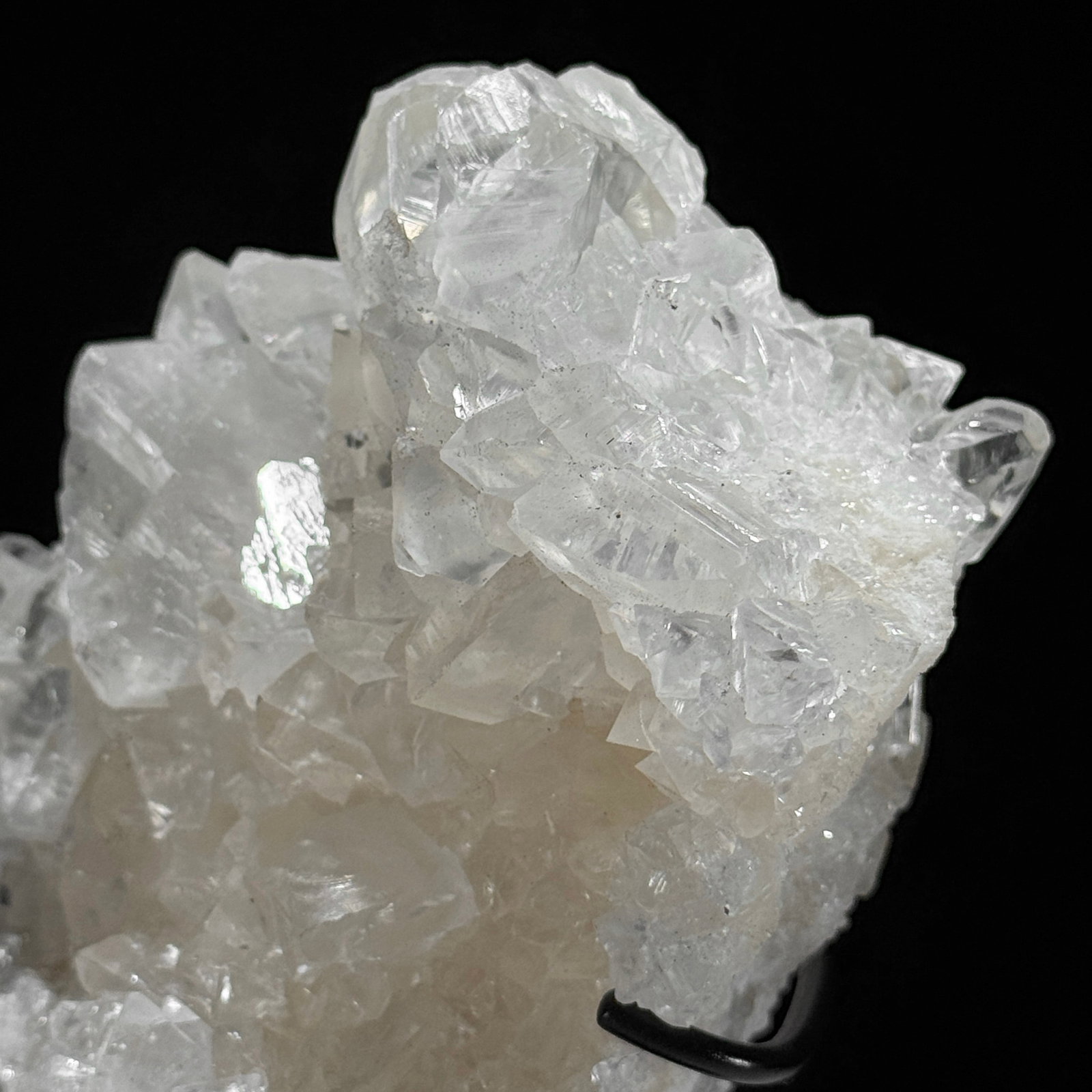 Wonderful set of an onyx sphere and a crystal cube cluster with stands - 7