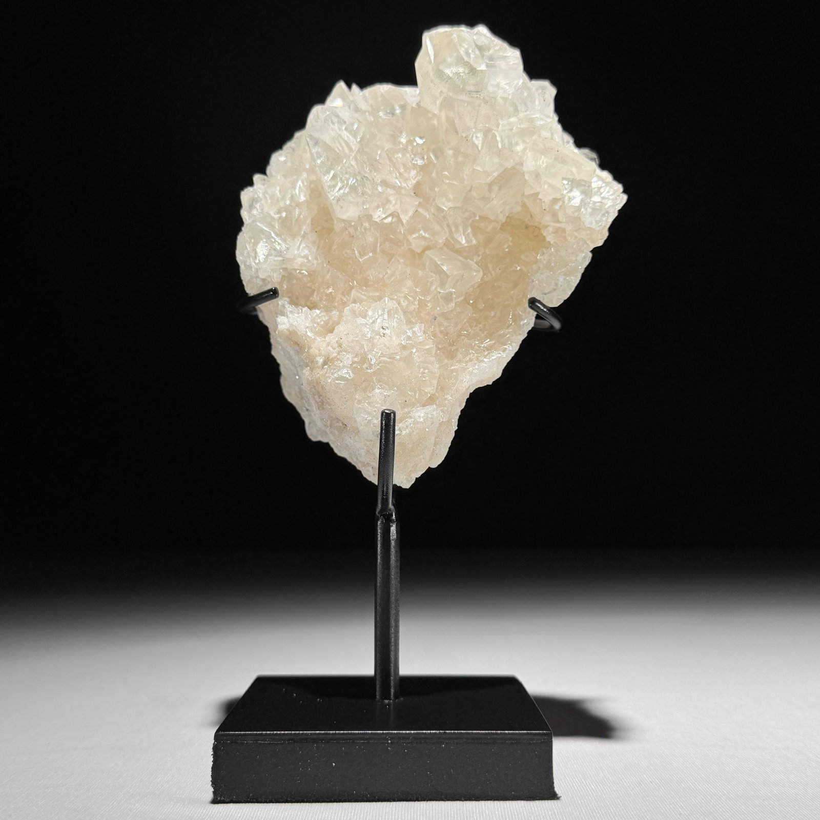 Wonderful set of an onyx sphere and a crystal cube cluster with stands - 8