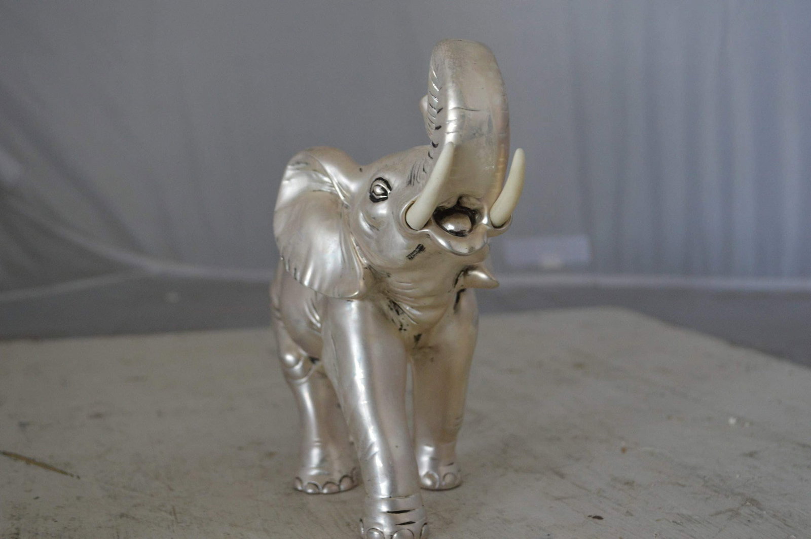 Elephant statue made of resin - Size: 9"L x 4"W x 8"H. - 5