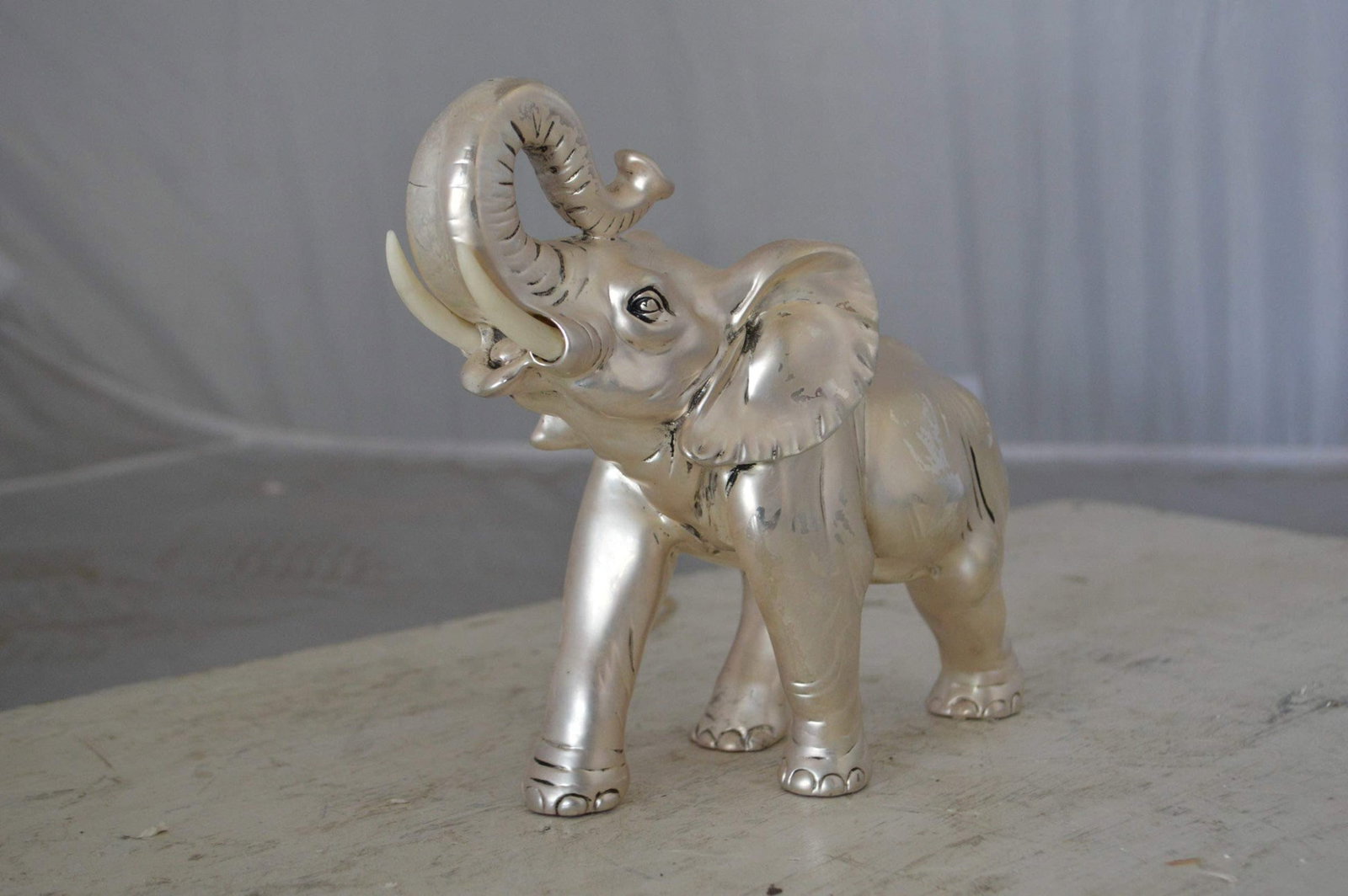 Elephant statue made of resin - Size: 9"L x 4"W x 8"H. - 7