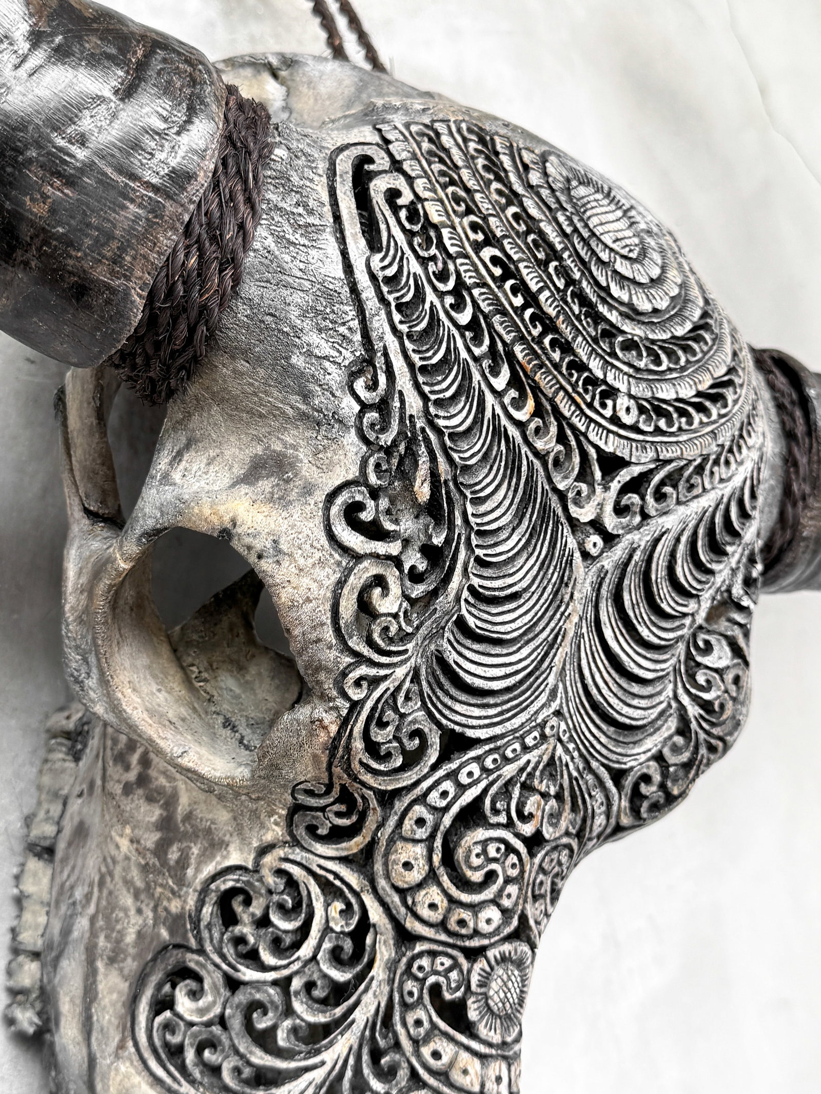 Carved grey water buffalo skull - Badong motif - 6