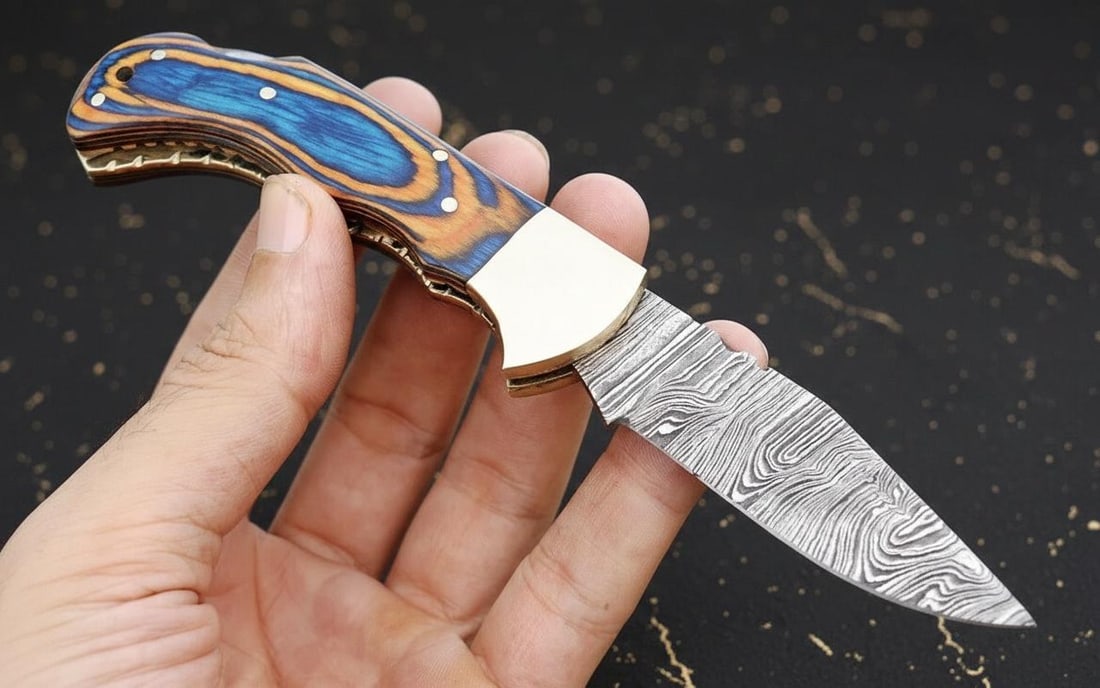 USA Handcrafted Lockback Pocket Knife with Damascus Clip Point Blade & Wood Handle (1 of 3)